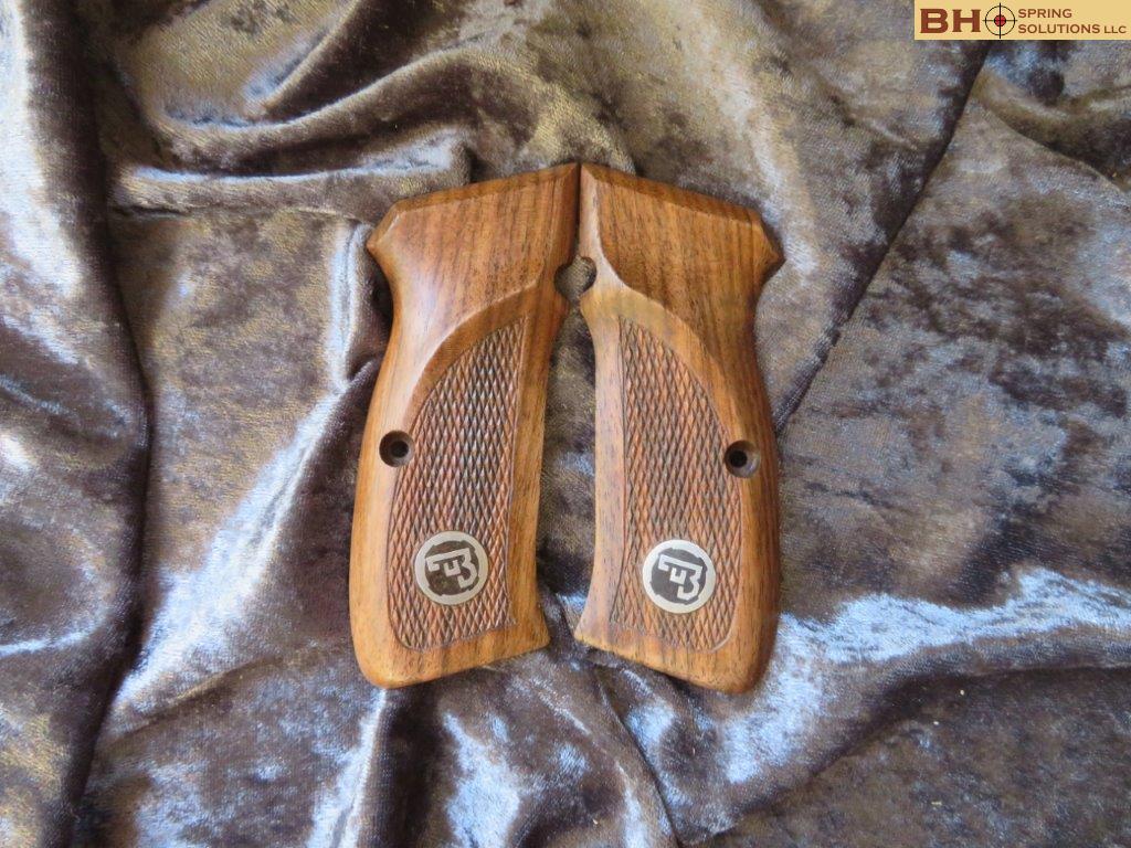 CZ-75 MastersGrips Medalion with Thumb Rest