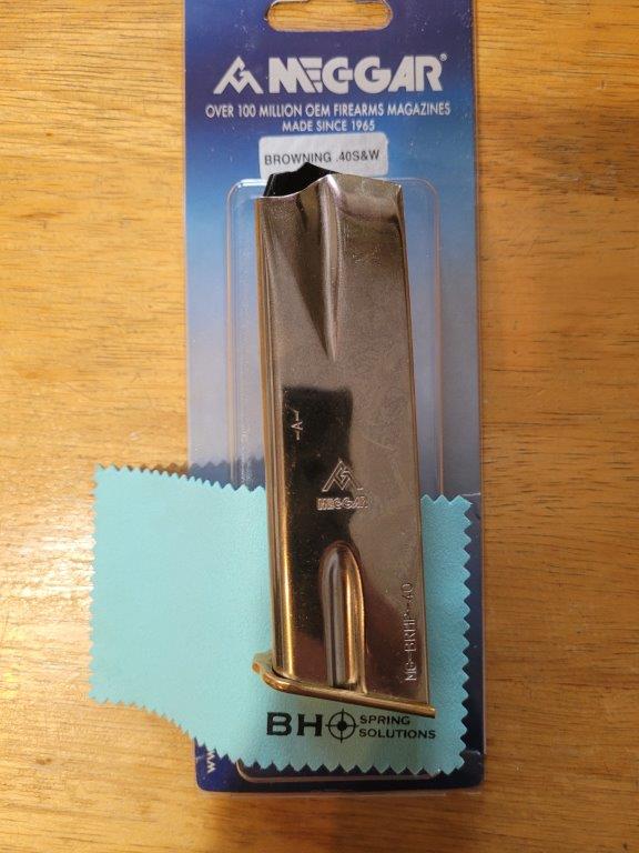 Hi-Power .40S&W, 10 rounds, Nickel Magazine with BHGoldplated Baseplate - Image 10