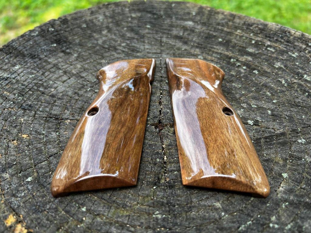 Heirloom-Grade MastersGrips for Hi-Power AVAILABLE FOR IMMEDIATE SHIPPING HP1263H - Image 2
