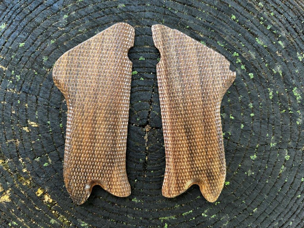 Luger P08 Master's Grips Full Checkered READY FOR IMMEDIATE SHIPPING Luger0108C