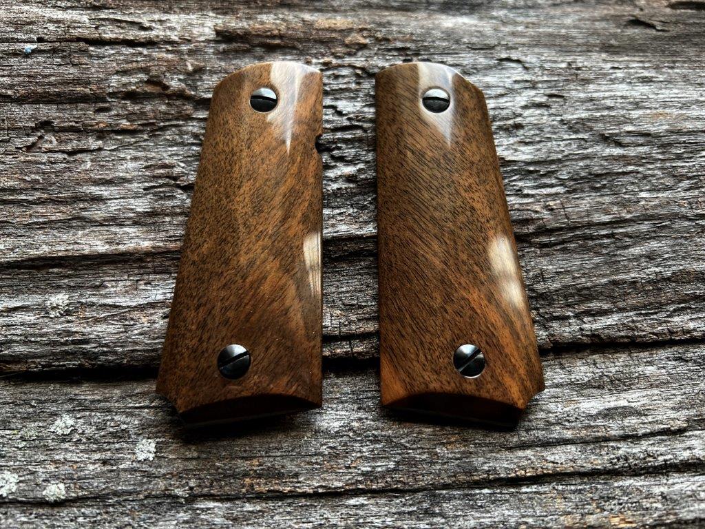 1911 OFFICER'S HEIRLOOM Master's Grips Ready for Immediate Shipping 1911-1127 - Image 3