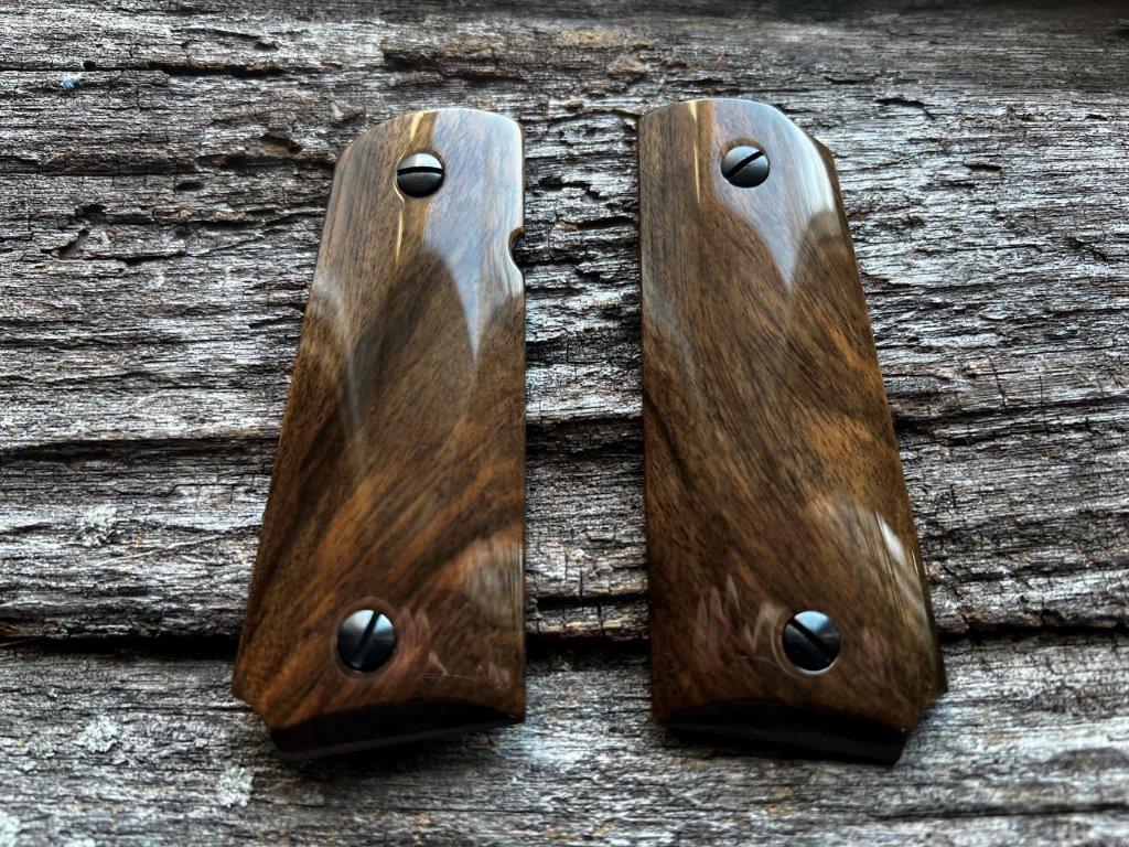 1911 OFFICER'S HEIRLOOM Master's Grips Ready for Immediate Shipping 1911-1128-CH - Image 2