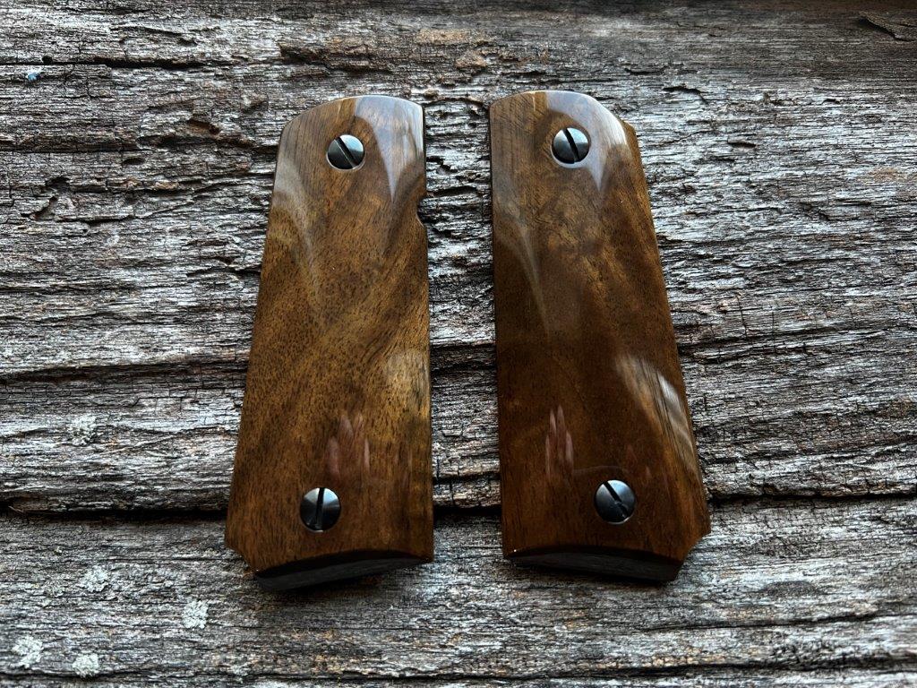 1911 OFFICER'S HEIRLOOM Master's Grips Ready for Immediate Shipping 1911-1134-CH - Image 2