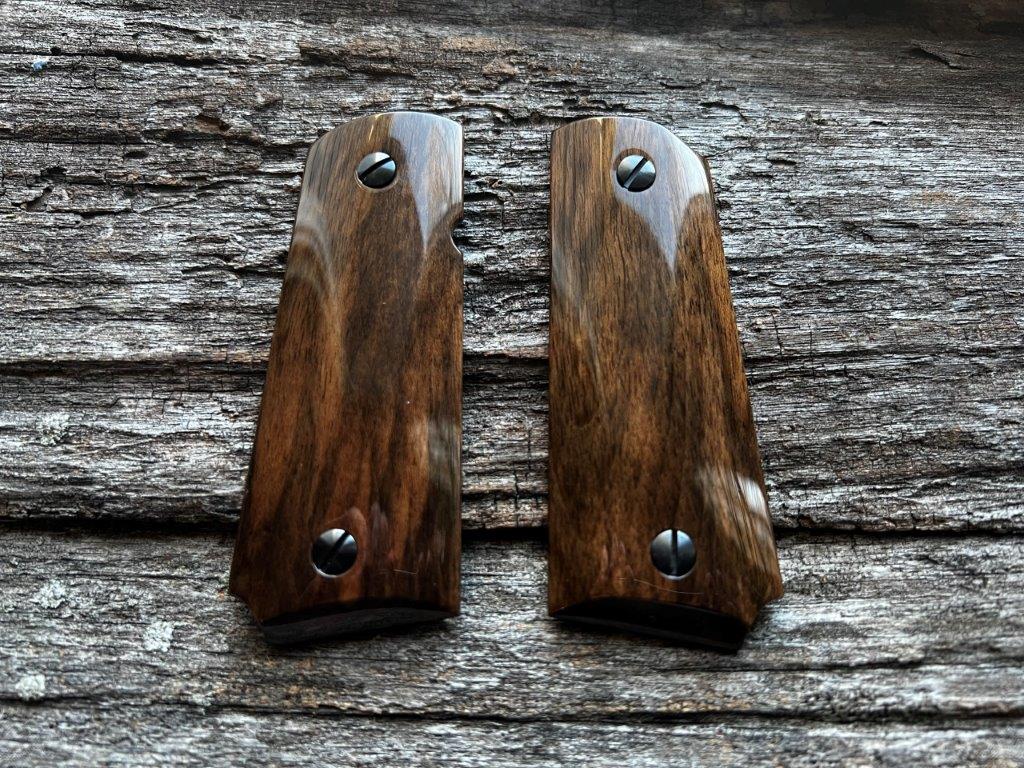 1911 OFFICER'S HEIRLOOM Master's Grips Ready for Immediate Shipping 1911-1136-CH - Image 2