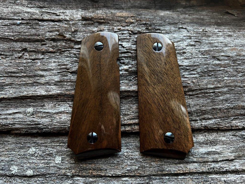 1911 OFFICER'S HEIRLOOM Master's Grips Ready for Immediate Shipping 1911-1142-CH - Image 2