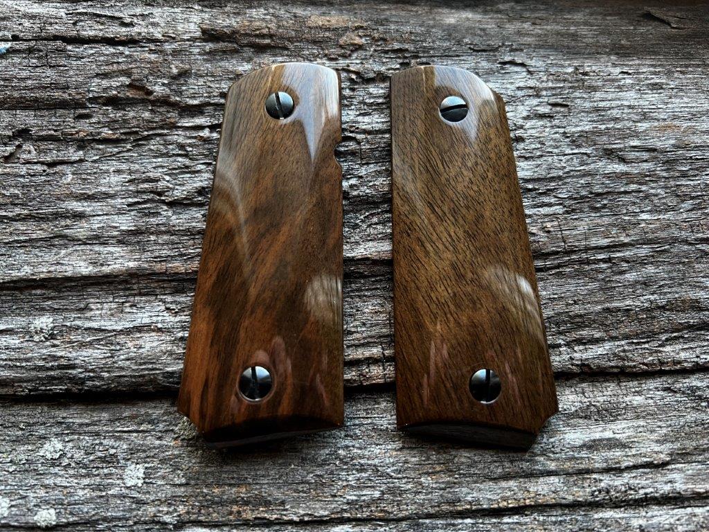 1911 OFFICER'S HEIRLOOM Master's Grips Ready for Immediate Shipping 1911-1145-CH - Image 2