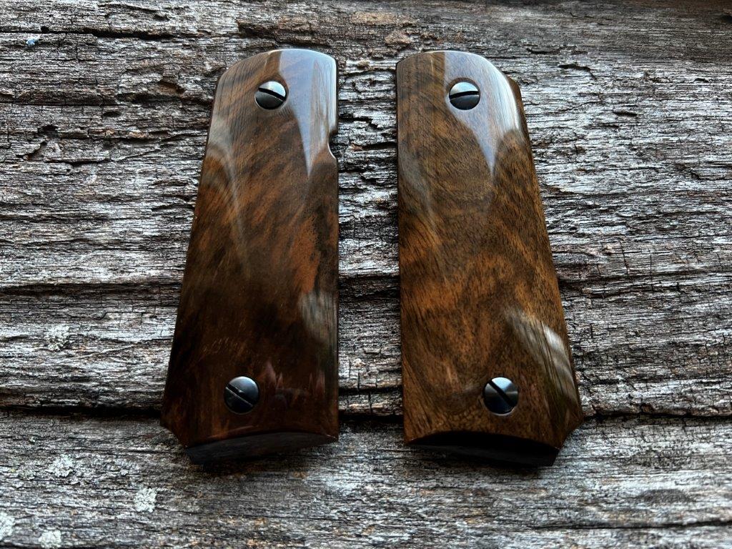 1911 OFFICER'S HEIRLOOM Master's Grips Ready for Immediate Shipping 1911-1147-CH - Image 2