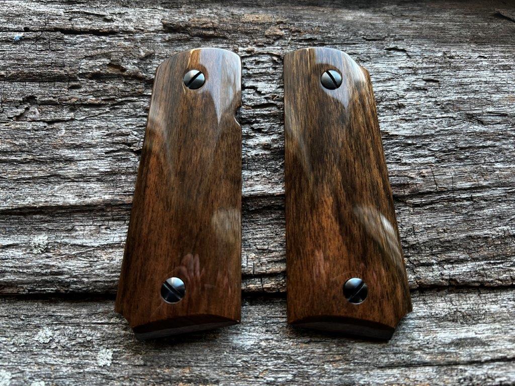 1911 OFFICER'S HEIRLOOM Master's Grips Ready for Immediate Shipping 1911-1149-CH - Image 2