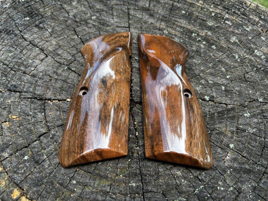 Heirloom-Grade MastersGrips for Hi-Power AVAILABLE FOR IMMEDIATE SHIPPING HP1213H - Image 2