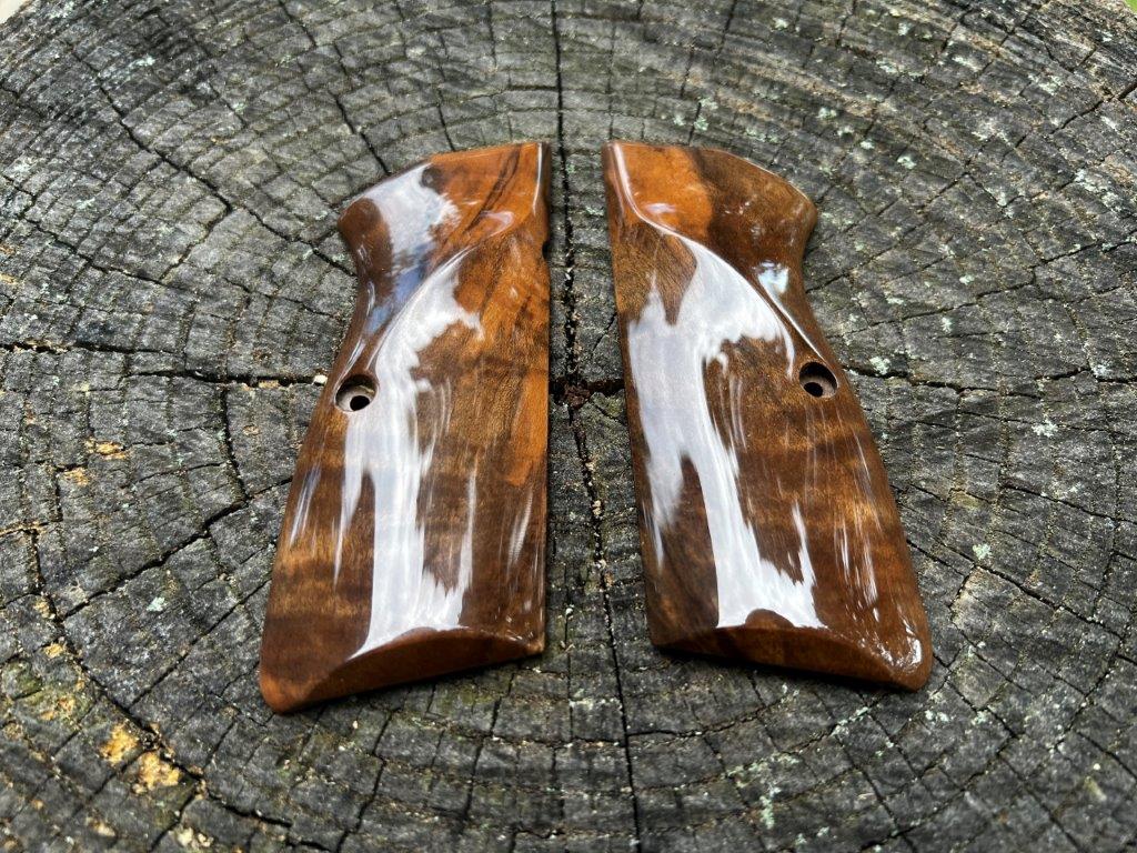 Heirloom-Grade MastersGrips for Hi-Power AVAILABLE FOR IMMEDIATE SHIPPING HP1233H - Image 2