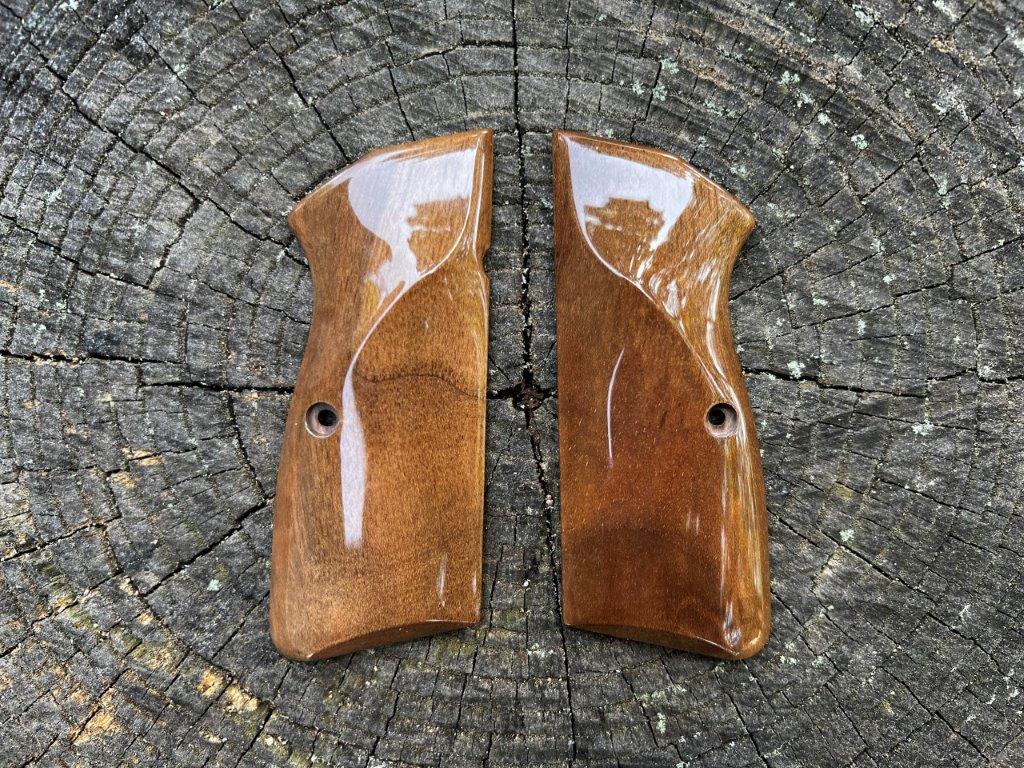 Heirloom-Grade MastersGrips for Hi-Power AVAILABLE FOR IMMEDIATE SHIPPING HP1253H