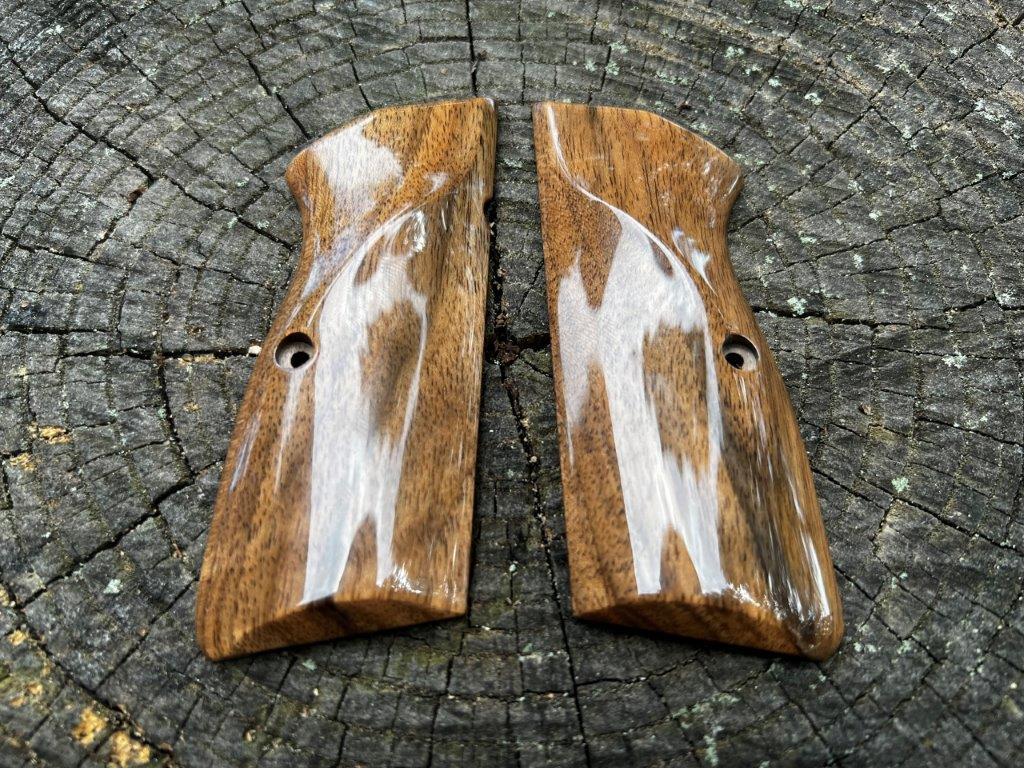 Heirloom-Grade MastersGrips for Hi-Power AVAILABLE FOR IMMEDIATE SHIPPING HP1255H - Image 2