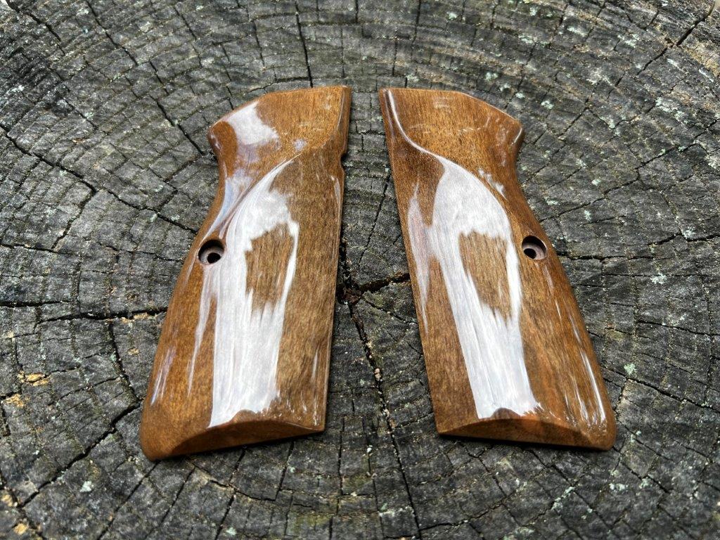 Heirloom-Grade MastersGrips for Hi-Power AVAILABLE FOR IMMEDIATE SHIPPING HP1264H - Image 2