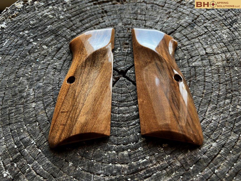 Heirloom-Grade MastersGrips for Hi-Power AVAILABLE FOR IMMEDIATE SHIPPING HP1235H - Image 2
